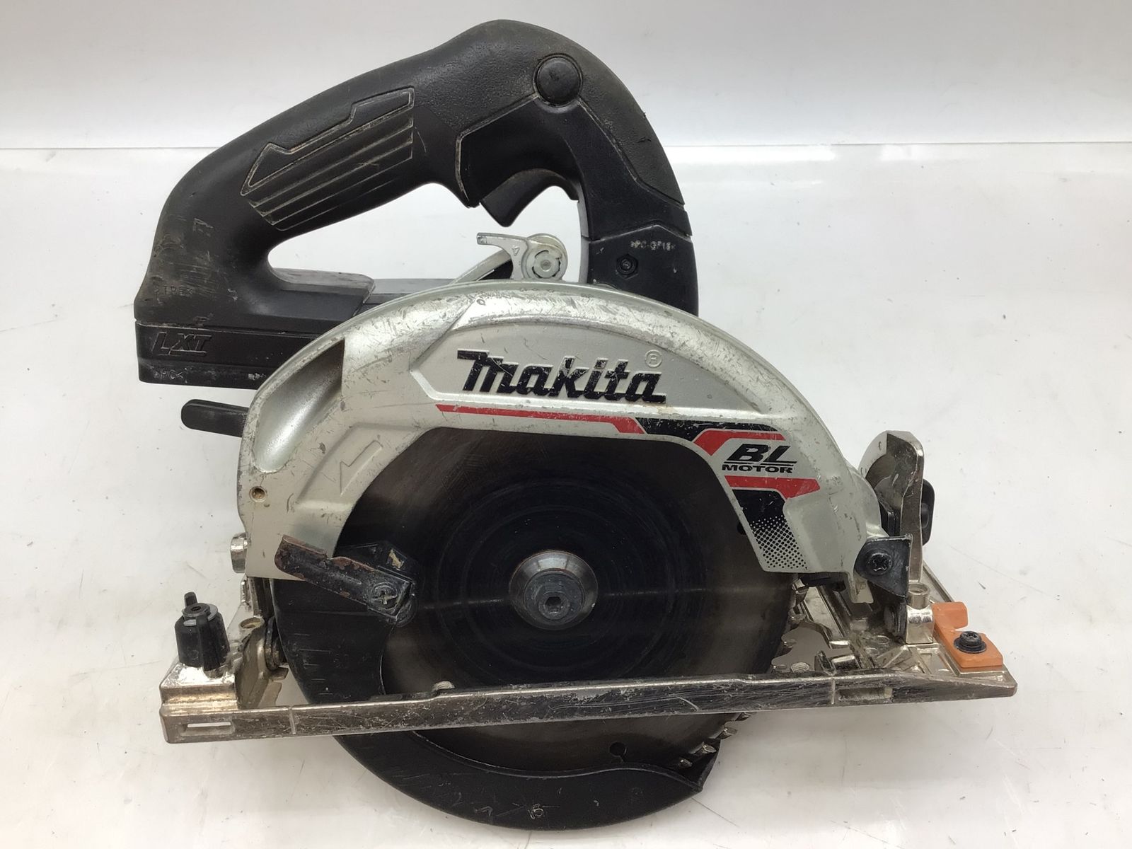 地球 品 Makita|マキタ 165mm18v充電式マルノコ HS631DGXSB ITZ6QKM4H4IO エコツール知立店 M02 躍動感のある
