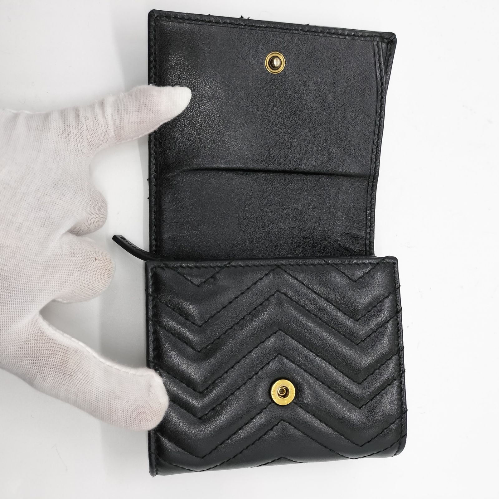 301✨美品✨グッチ 三つ折り財布 GGマーモント キルティングレザー ブラック エレガントな佇まい✨】 GUCCI グッチ 三つ折り財布 GGマーモント