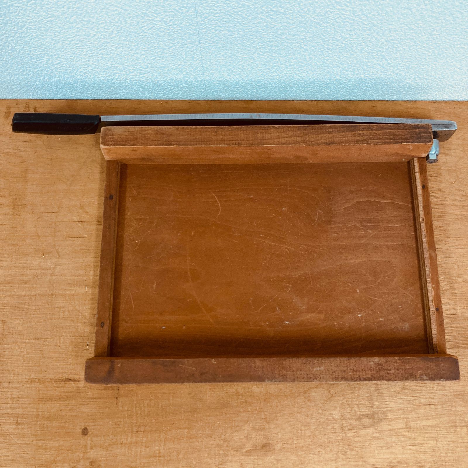 昭和レトロ LION ペーパーカッター 裁断機 押し切り式 - メルカリ