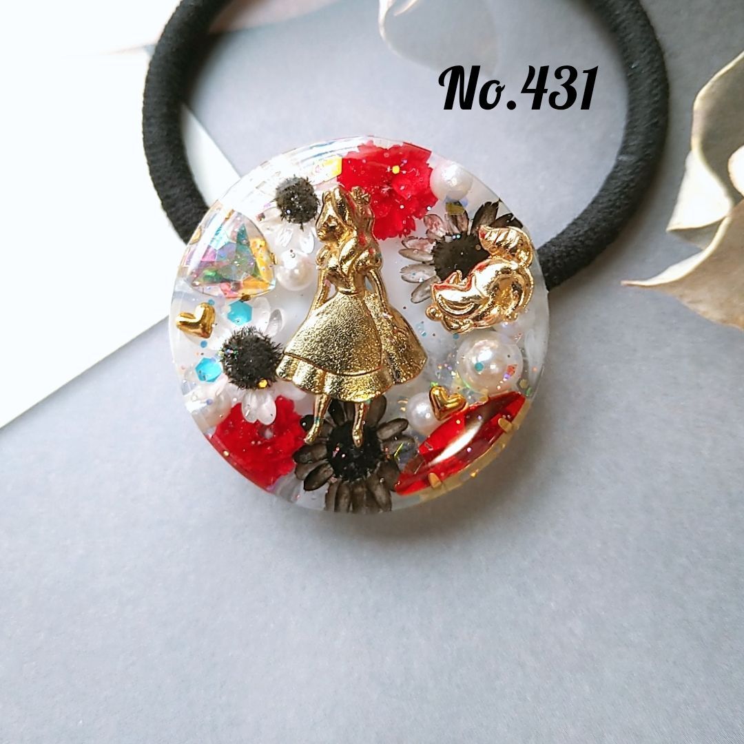 お花と3姉妹うさぎのヘアゴム ハンドメイド レジン ホワイト