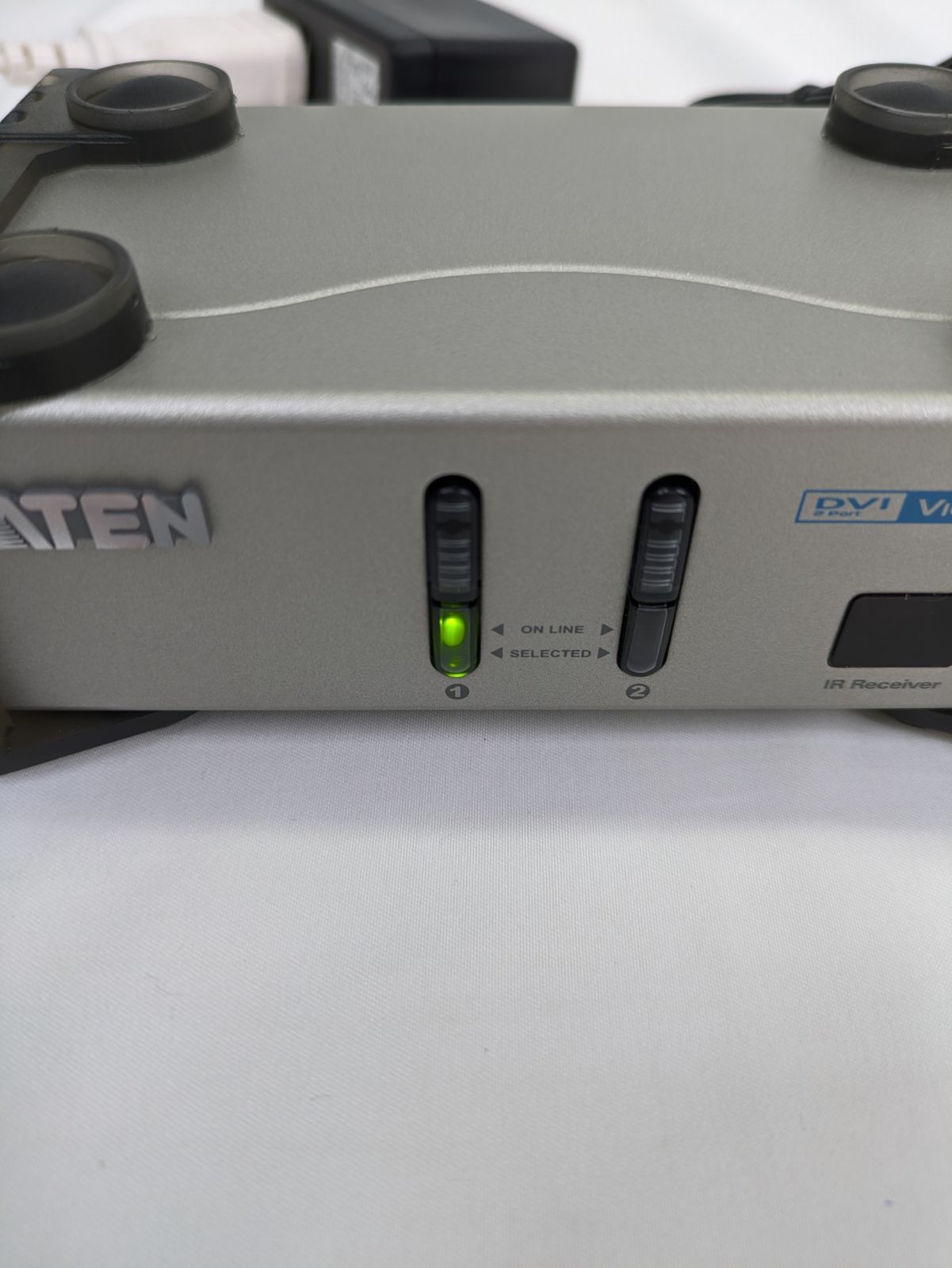通電確認済み】ATEN・アテン・VS-261・2ポートDVI切替器・DVIビデオ