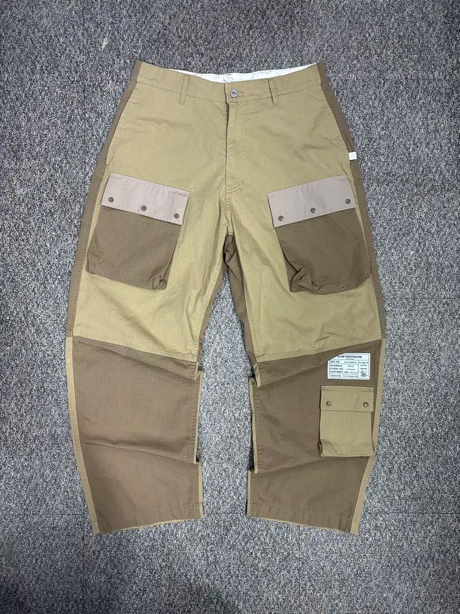 Fetch スリートン マルチポケット パンツ