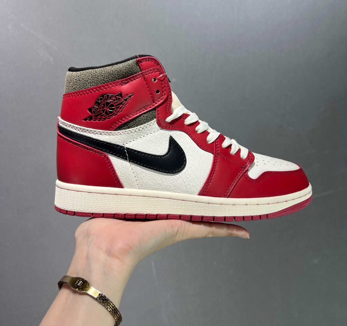 NIKE ナイキ エアジョーダン 1 Retro High シカゴ 期間限定<>