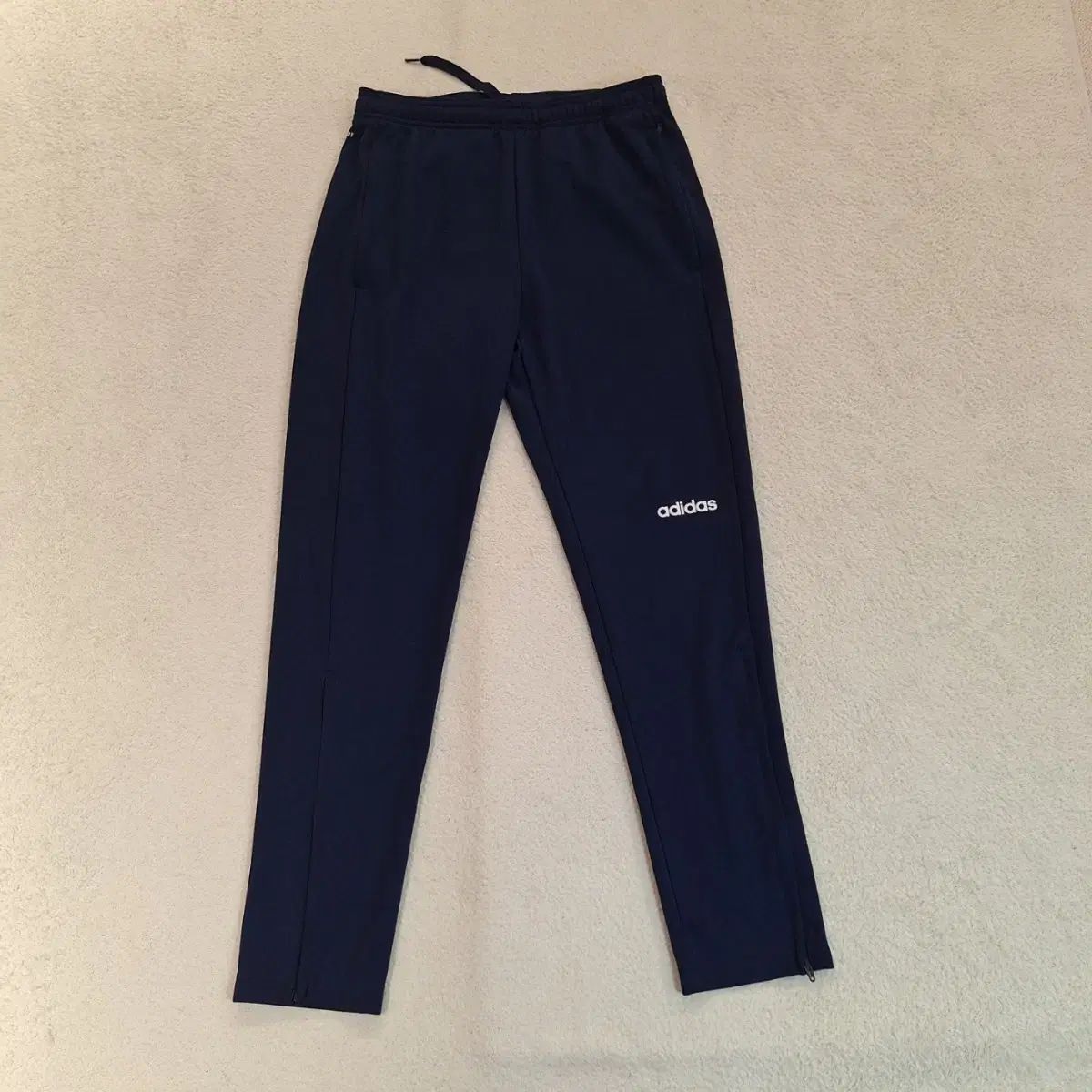 【雷市場（ポンジャン）商品韓国直送】 adidas(アディダス) パンツ L