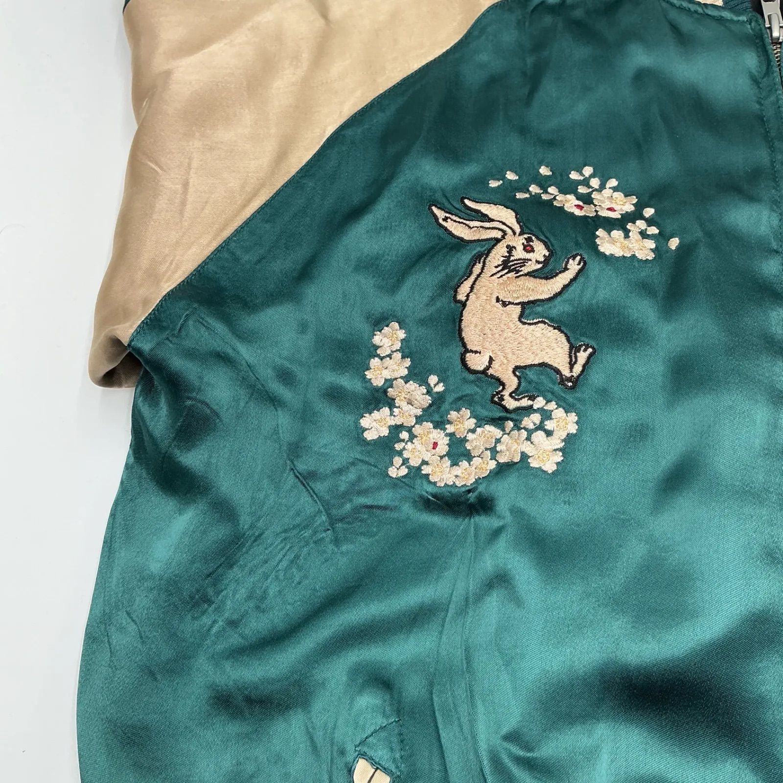 スカジャン 総刺繍 黒緑兎 見返り美人舞妓 リバーシブル XLサイズ 百花繚乱