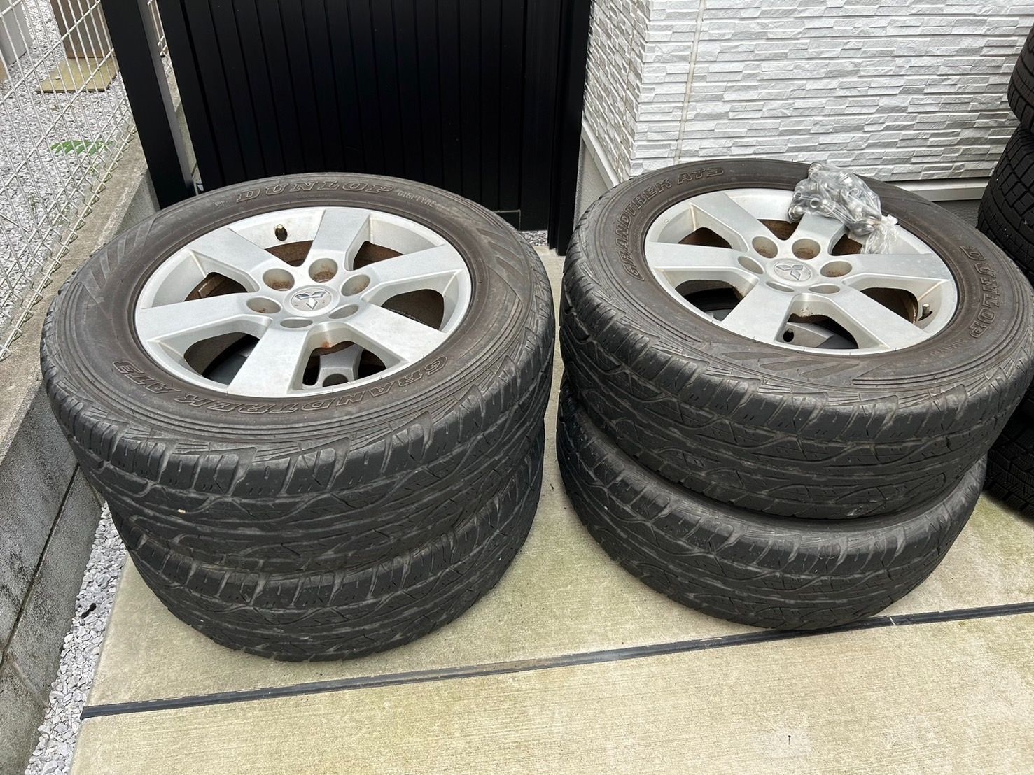 【送料無料】パジェロ純正ホイール×タイヤ　4本セット　18 x 7.5J +46  PCD 139mm 6H 265/60R18