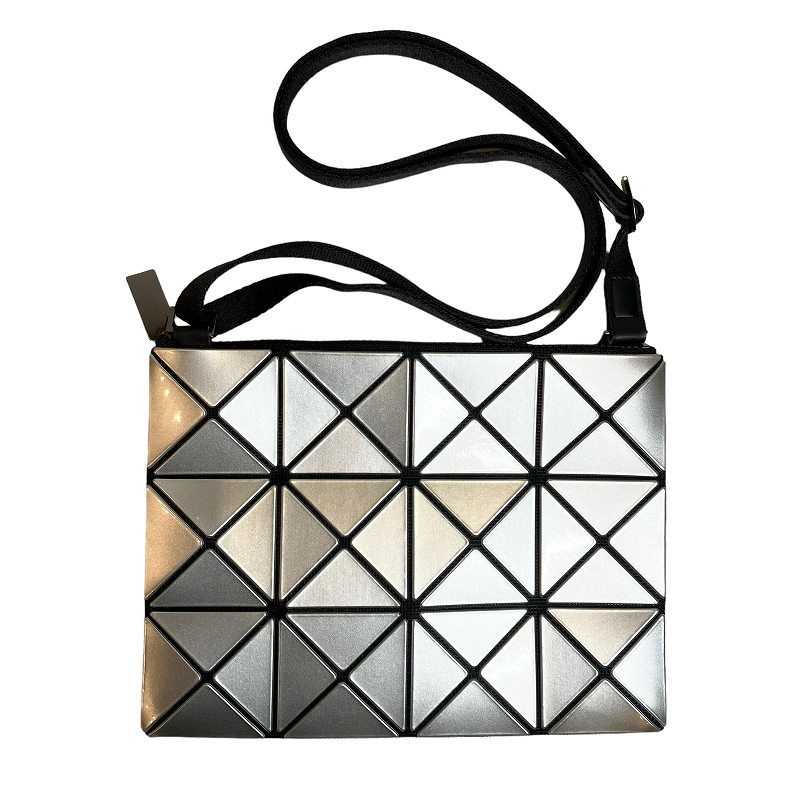 バオバオ イッセイミヤケ BAOBAO ISSEY MIYAKE タグ付き LUSENT ルーセント ショルダーバッグ ミニ 無地 ジップアップ  グレー - メルカリ