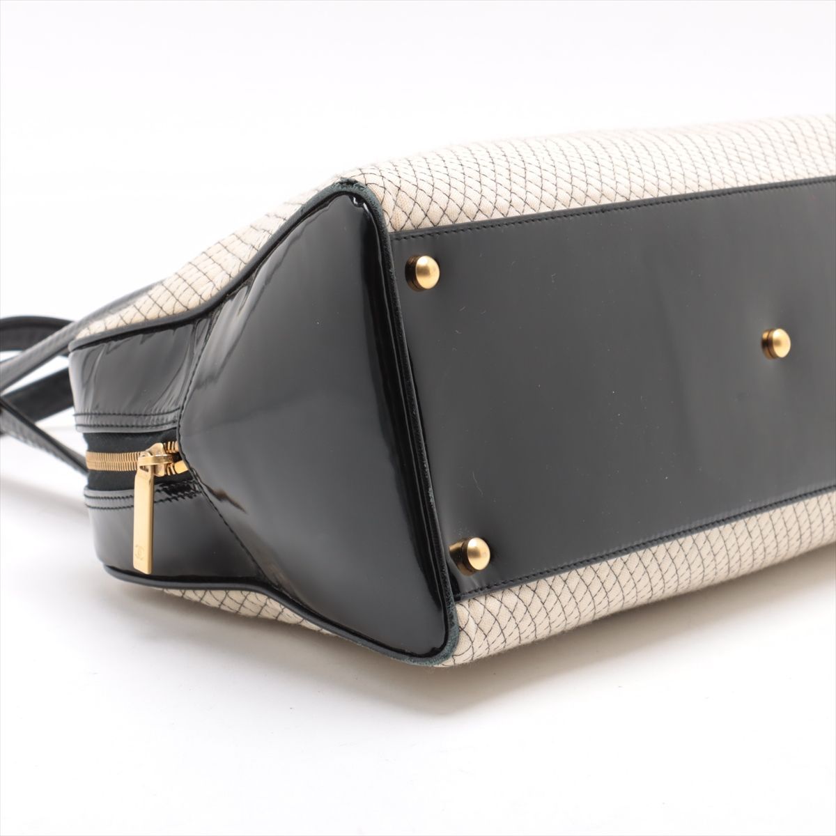 鑑定済 CHANEL【正規品】シャネル マトラッセ ココマーク レザー 