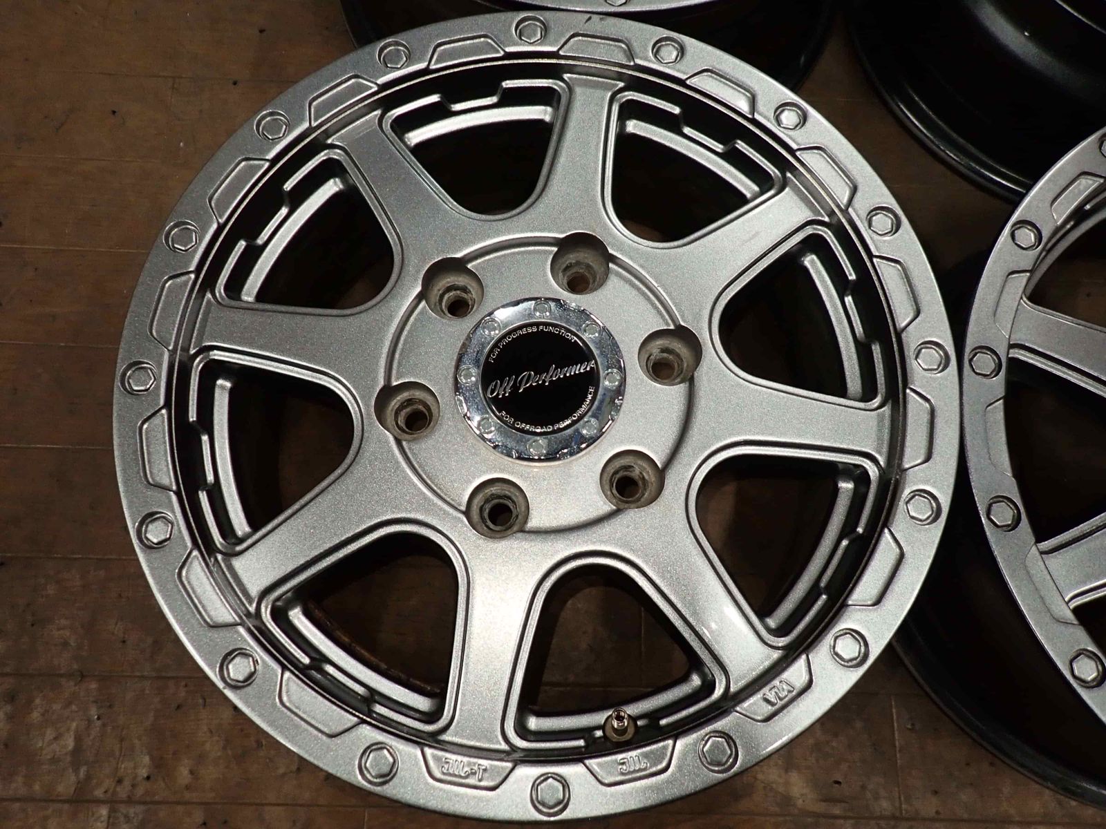 マナレイ オフパフォーマー RT-8 5.5J 139.7 5H 225/75R16 BFグッド