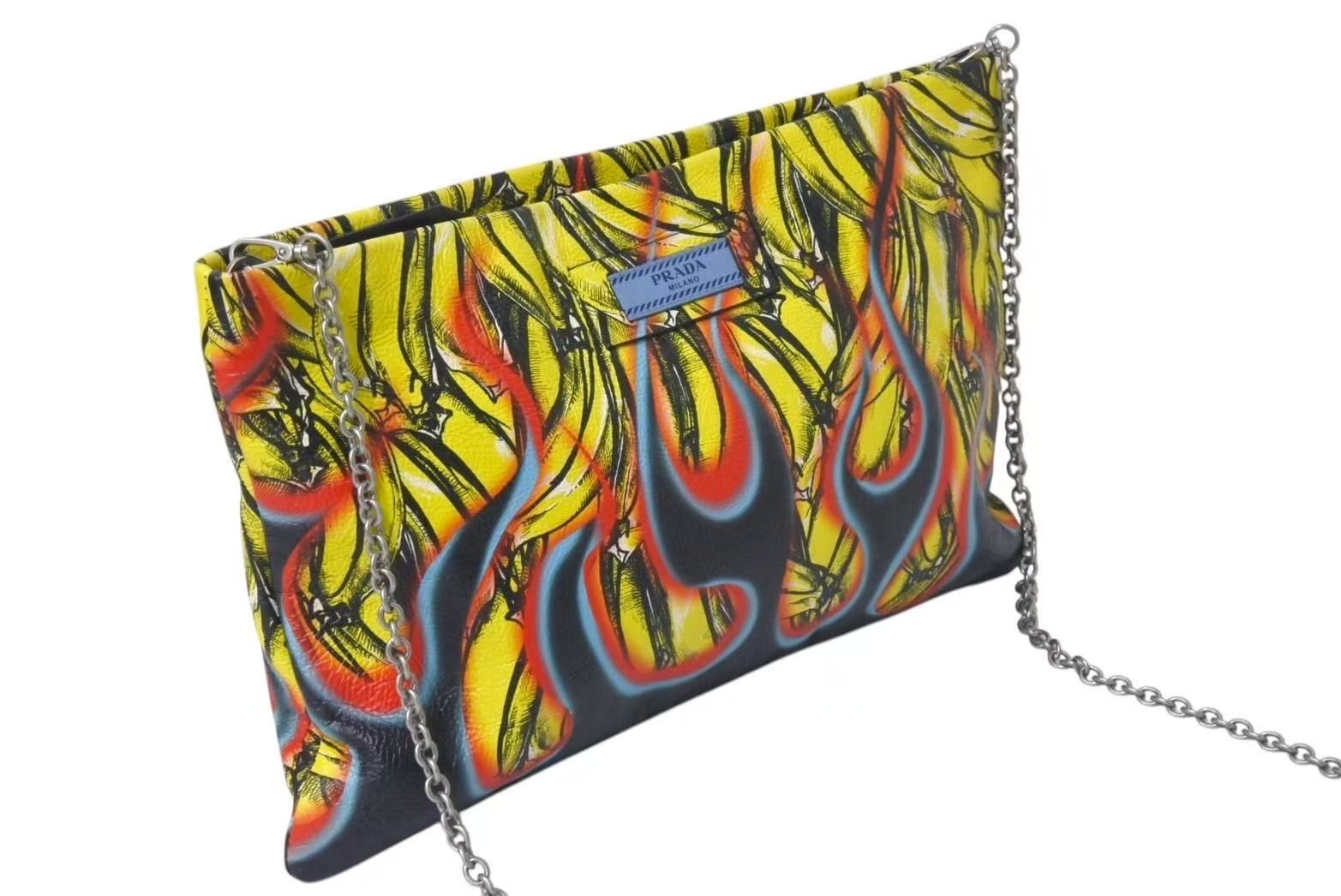 PRADA プラダ