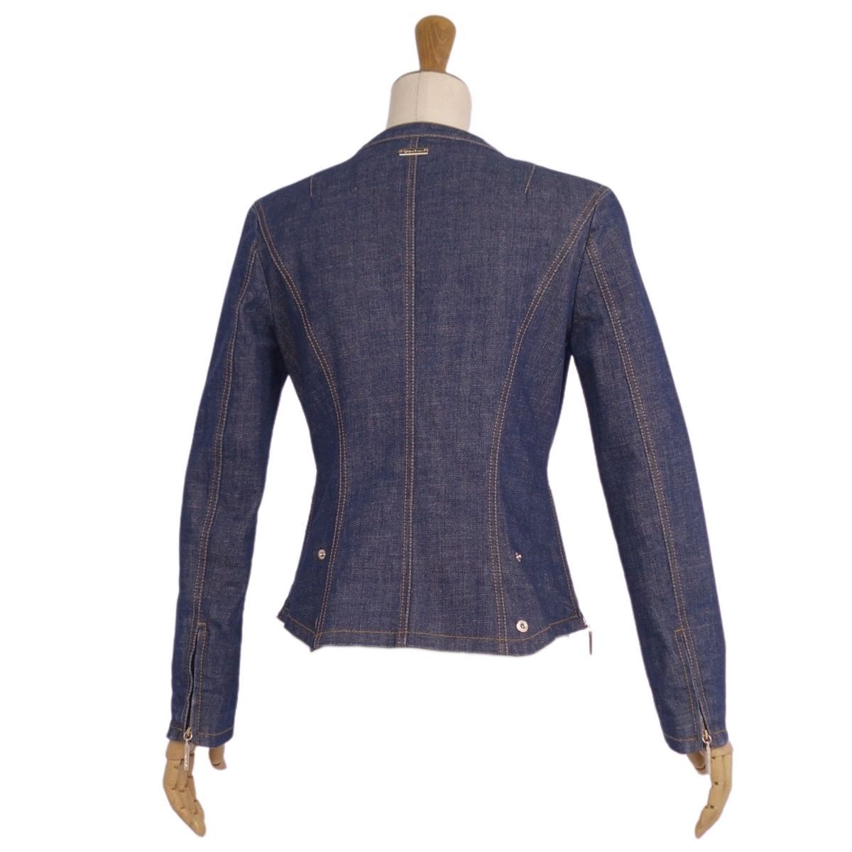 ジョルジオアルマーニ