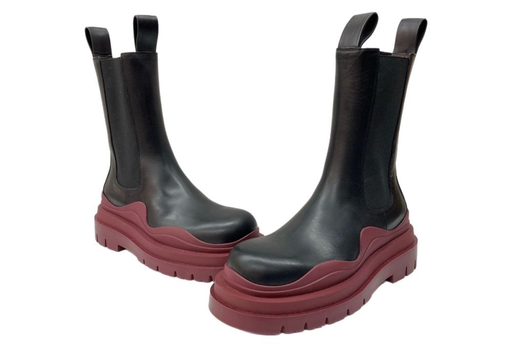 ボッテガヴェネタ BOTTEGA VENETA TIRE BOOT MILITARY CALF タイヤ ブーツ ミリタリー カーフ アンクル 厚底 革靴 赤 黒 630284 VBS50 1507 ブーツ サイドゴア ブラック サイズ 42 104S-977