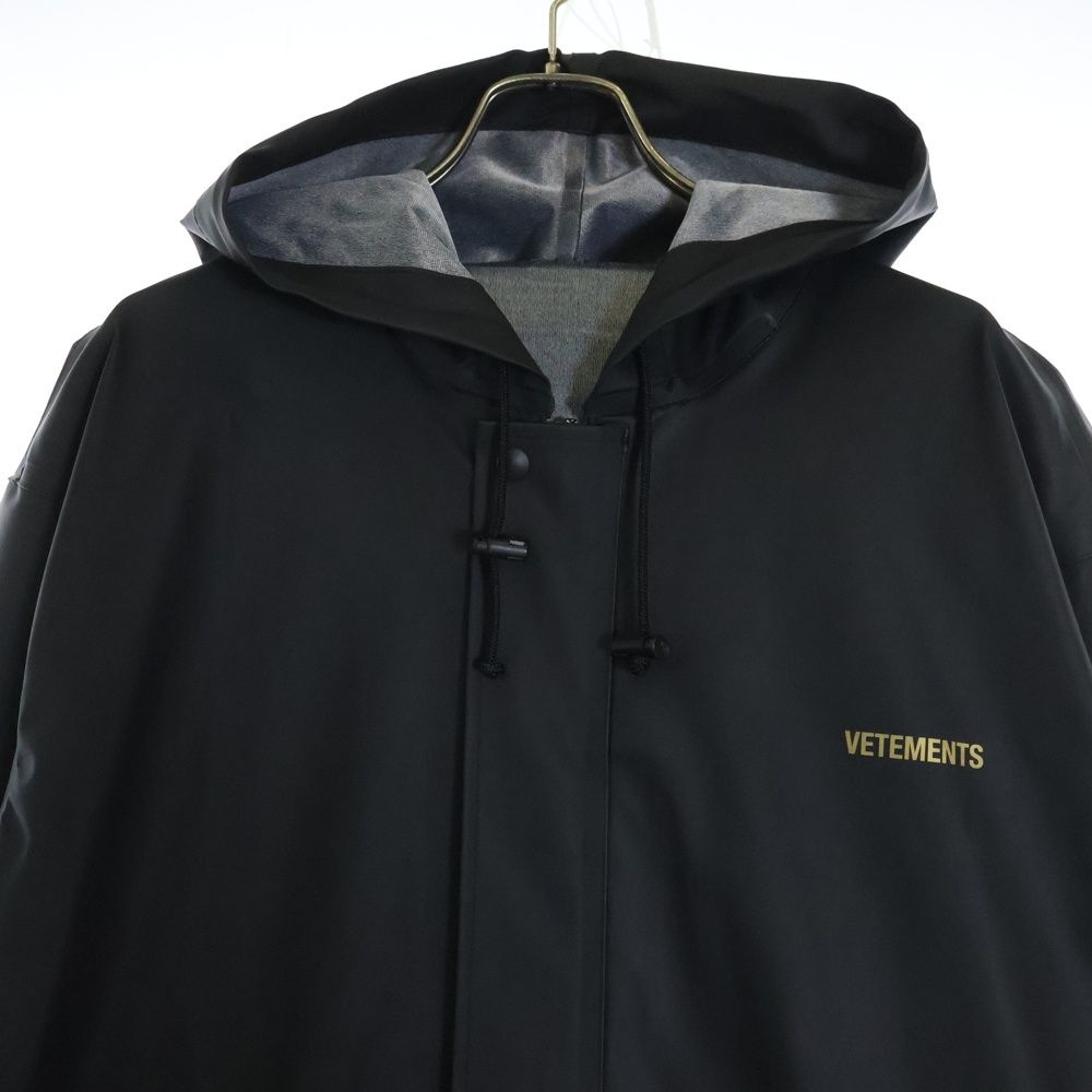 VETEMENTS (ヴェトモン) 17AW LOGO PRINTED LONG RAIN COAT 販売 ロゴ