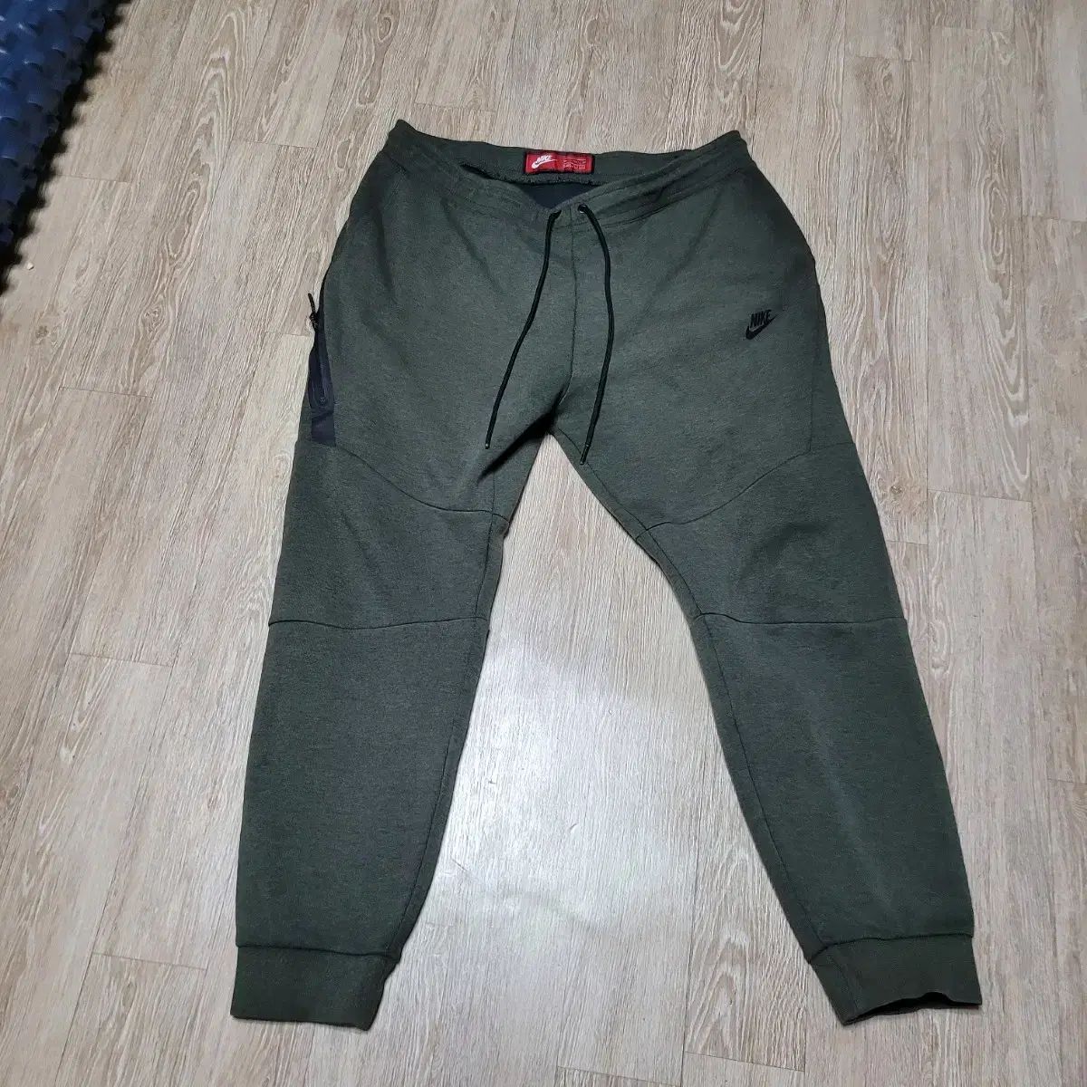 【雷市場（ポンジャン）商品韓国直送】 Nike(ナイキ） テックフィット カーキ ジョガーパンツ