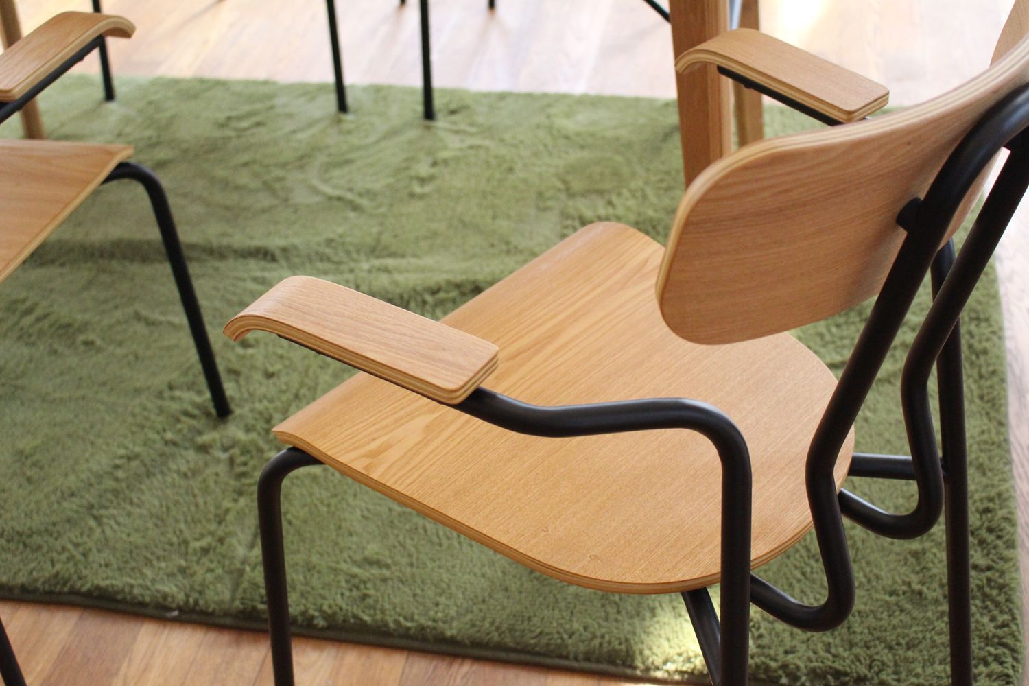 クラッシエ アームチェア TDC-9536-1 あずま工芸 1脚入/1梱包 箱潰れ