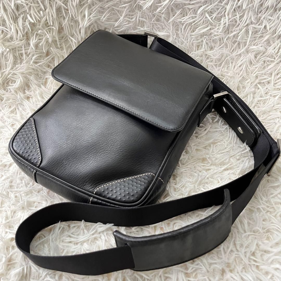 ダンヒル　ショルダーバッグ　ブラック　オールレザー　フラップ　ロゴ型押し　メンズ dunhill ダンヒル ショルダーバッグ オールレザー 本革 クロス