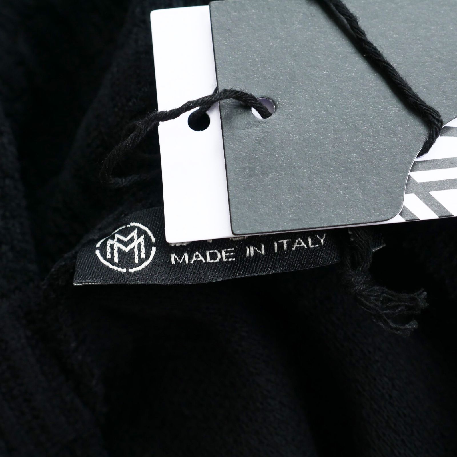 dt093●S●M●L●XL●XXL●選択可●ミラノの街着●MMメイドインイタリー●25-26秋冬●凹凸ジャカード調が大人のパーカー●黒●メンズ