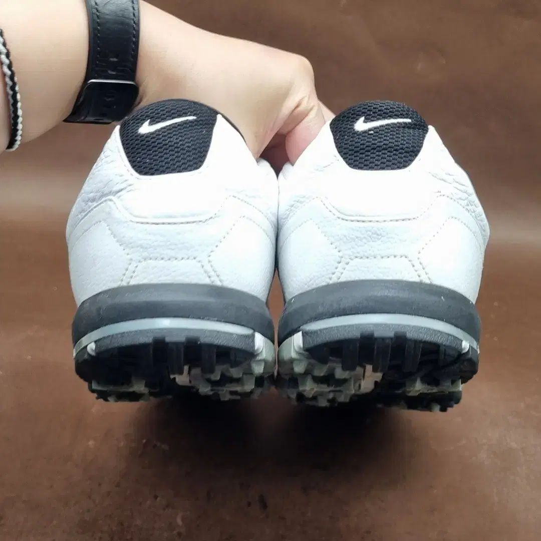 NIKE ナイキ