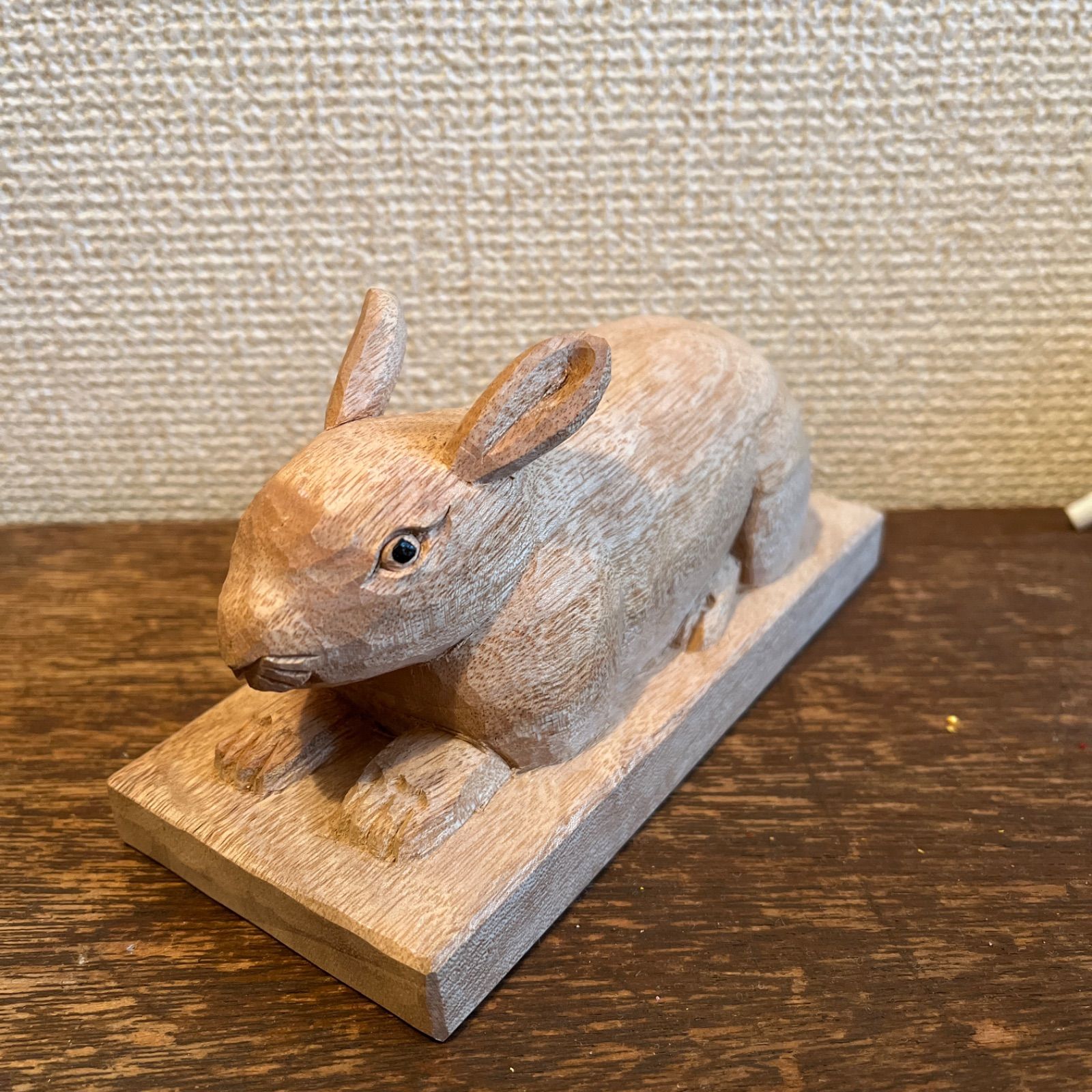 人気定番，得価 うさぎの置物 彫刻 来年の干支卯年 兎 木彫り手彫り