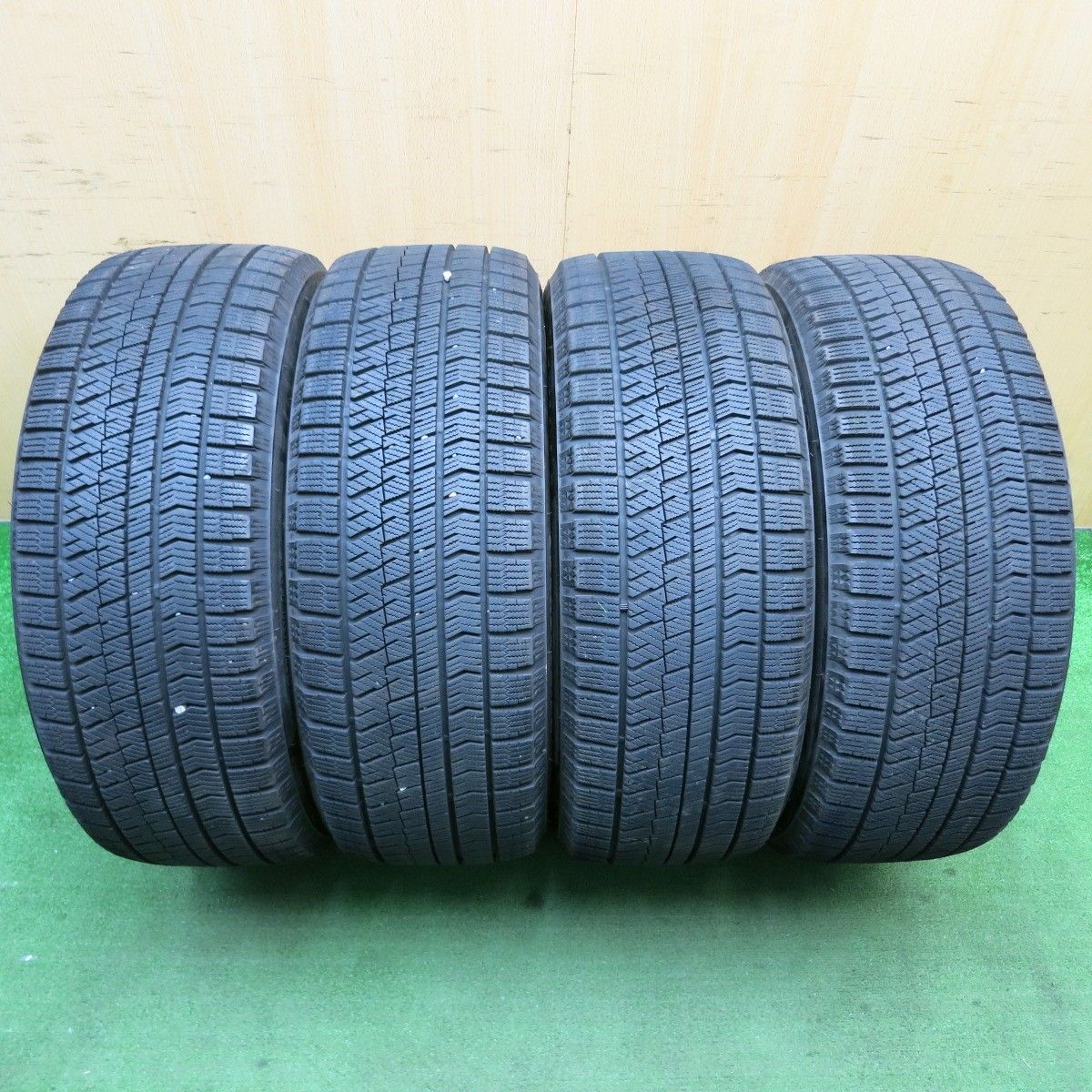 225|50R18