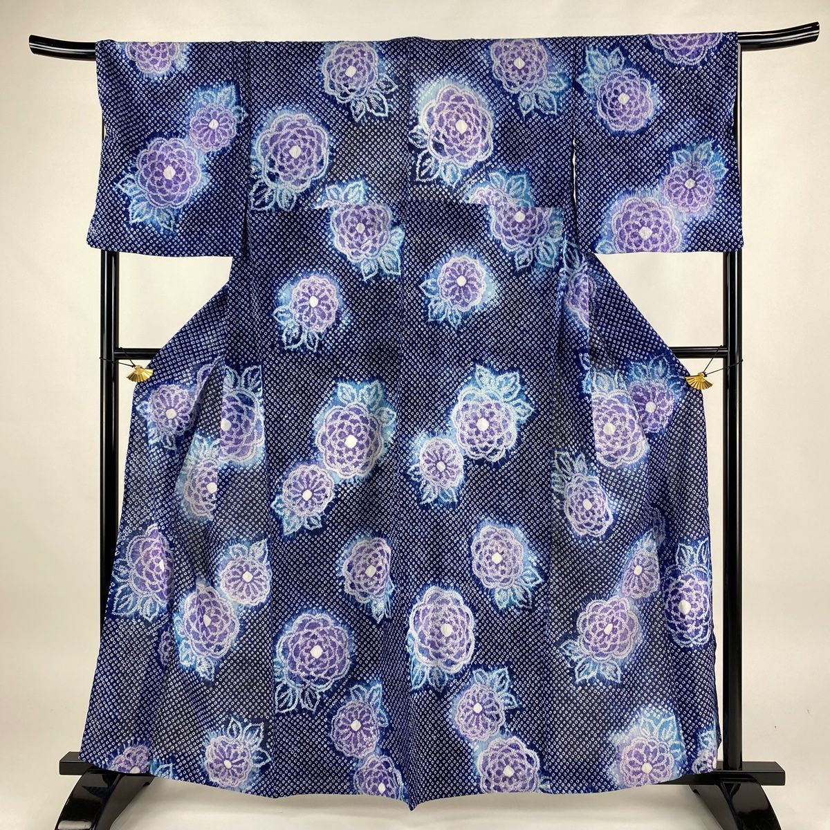 浴衣 身丈159.5cm 裄丈67cm M 絞り浴衣 草花 紺色 綿 名品