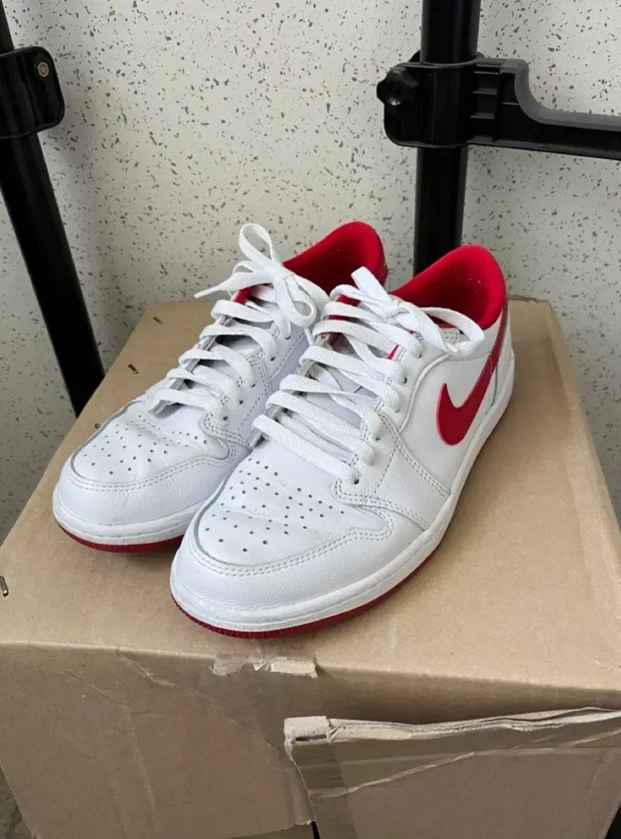 NIKE ナイキ エア ジョーダン 1 ロー OG ユニバーシティー レッド 紅白
