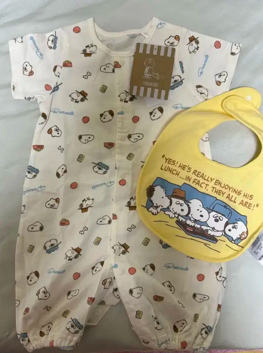 スヌーピー 赤ちゃん 新生児 半袖 ボディスーツ 60 よだれかけ セット