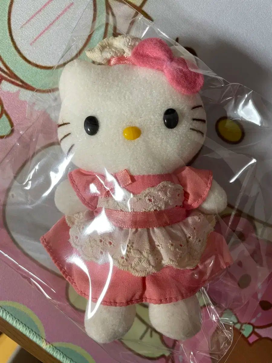 メイド ハローキティドールキーリング