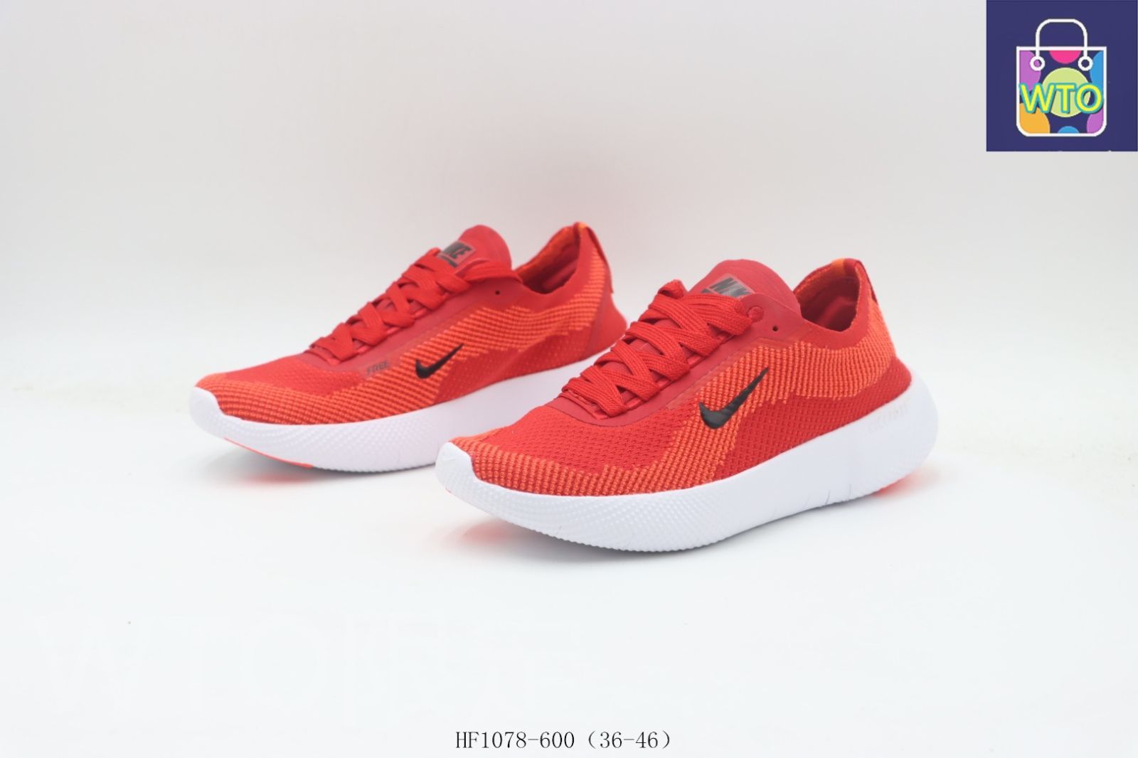 新品未使用　NIKE ランニングシューズ　25.5センチ　レッド 今日特価】ナイキ ランニングシューズ レッドアンドホワイト