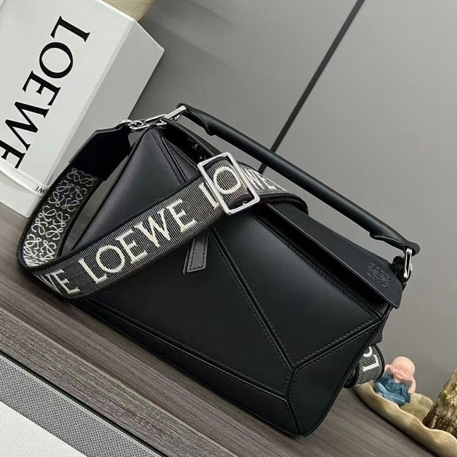 【極美品】LOEWE ロエベ ショルダーバッグパズルバッグ