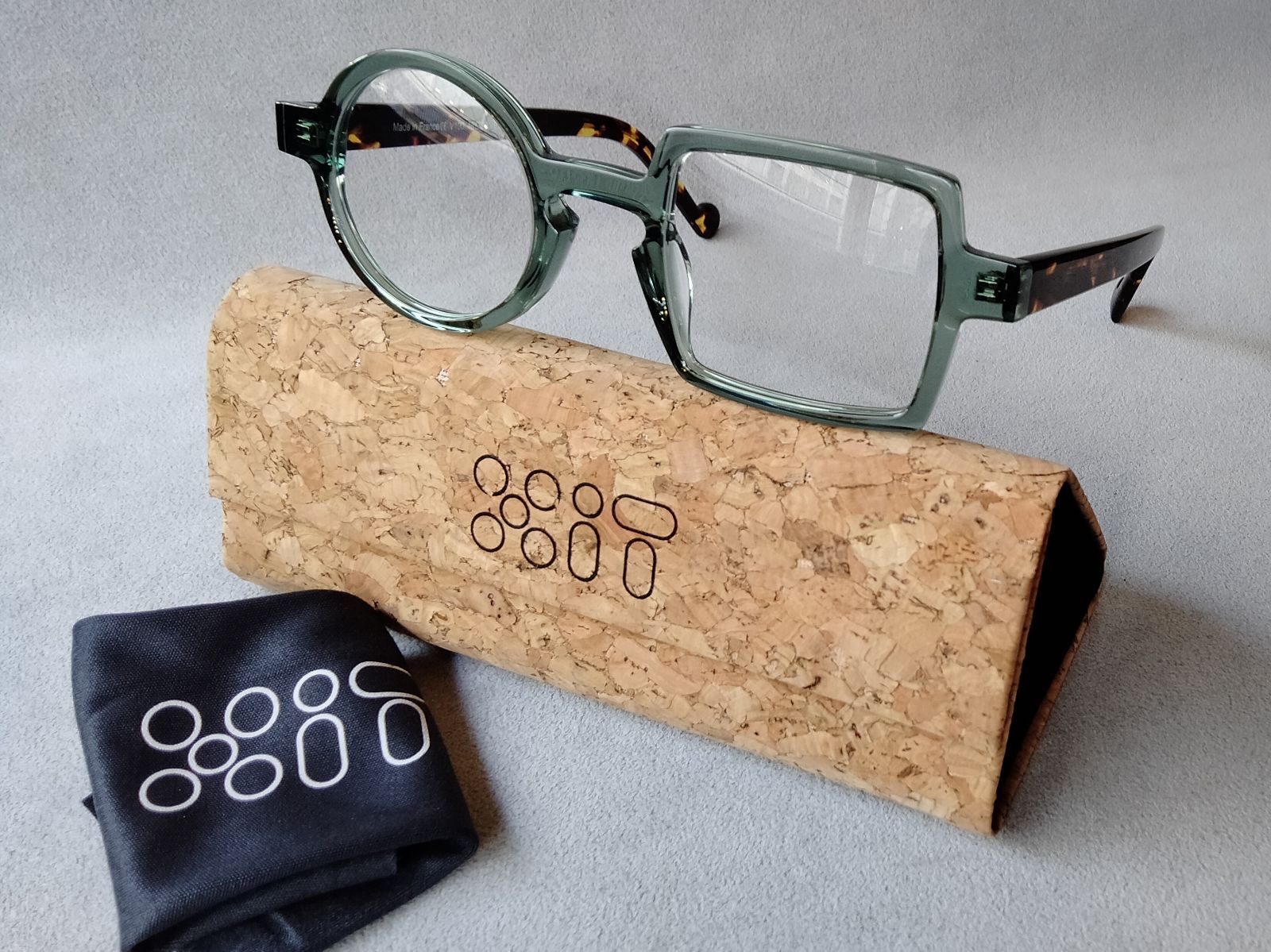 New Colore】丸四角メガネ Xit eyewear （エックスアイティ）V:100 Col 