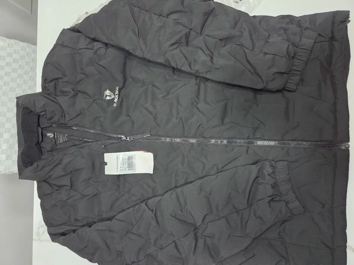 BLACK YAK ブラックヤク 軽量 ダウン ブラック 商品