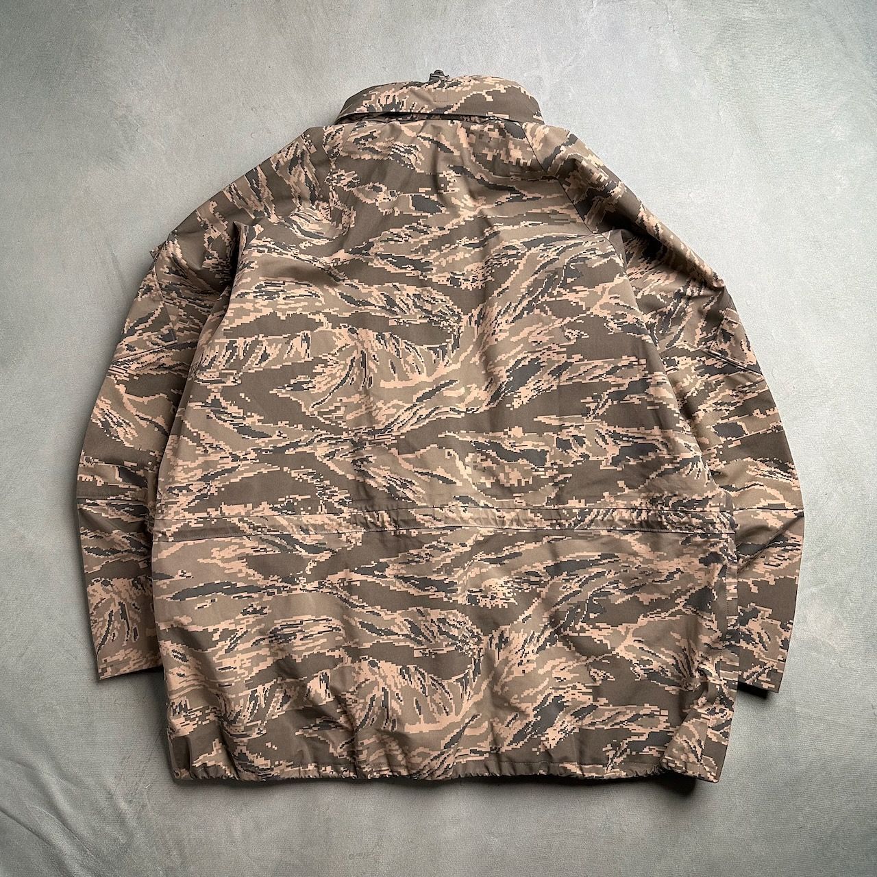 2009年製造ECWCS GEN2 ユニバーサルカモ パーカー ゴアテックス DEADSTOCK