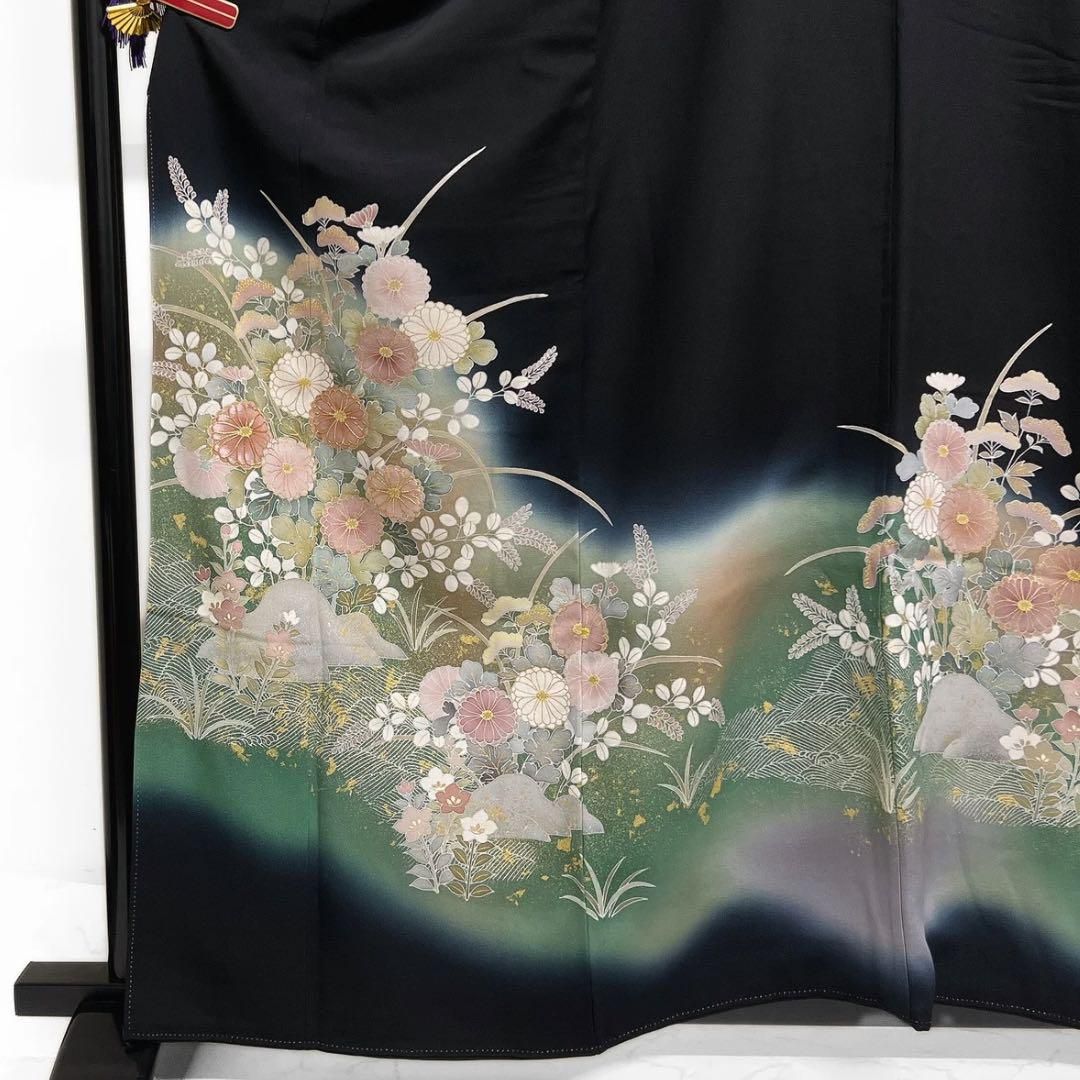 松井青々　黒留袖　金駒刺繍　金彩　菊　桔梗　萩　波　着物　072a d 松井青々 黒留袖 金駒刺繍 金彩 菊 桔梗 萩 波 着物 072a d