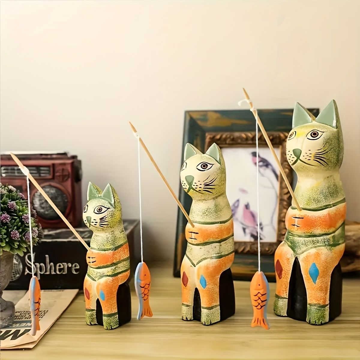 オブジェ 置物 釣りをしている3匹のねこ 猫 ネコ オレンジ グリーン 2 インテリア リビング ダイニング 玄関 寝室 装飾 オーナメント 木製 プレゼント ギフト オシャレ モダン