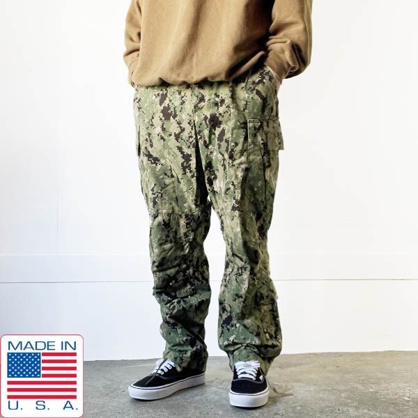 実物 米軍 US NAVY NWU AOR2 デジカモ 迷彩 TYPE3 コンバットパンツ M-R カーゴ パンツ サバゲー アメリカ製 D150-25-0047ZV