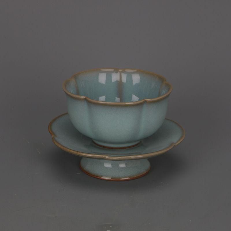 宋汝窯天青釉開片瓜稜蓮葉口梅花杯 景徳鎮 陶磁器 装飾品 現代工芸品美術品 置物 宋汝窯天青釉開片瓜稜蓮葉口梅花杯 景徳鎮 陶磁器 装飾品 現代