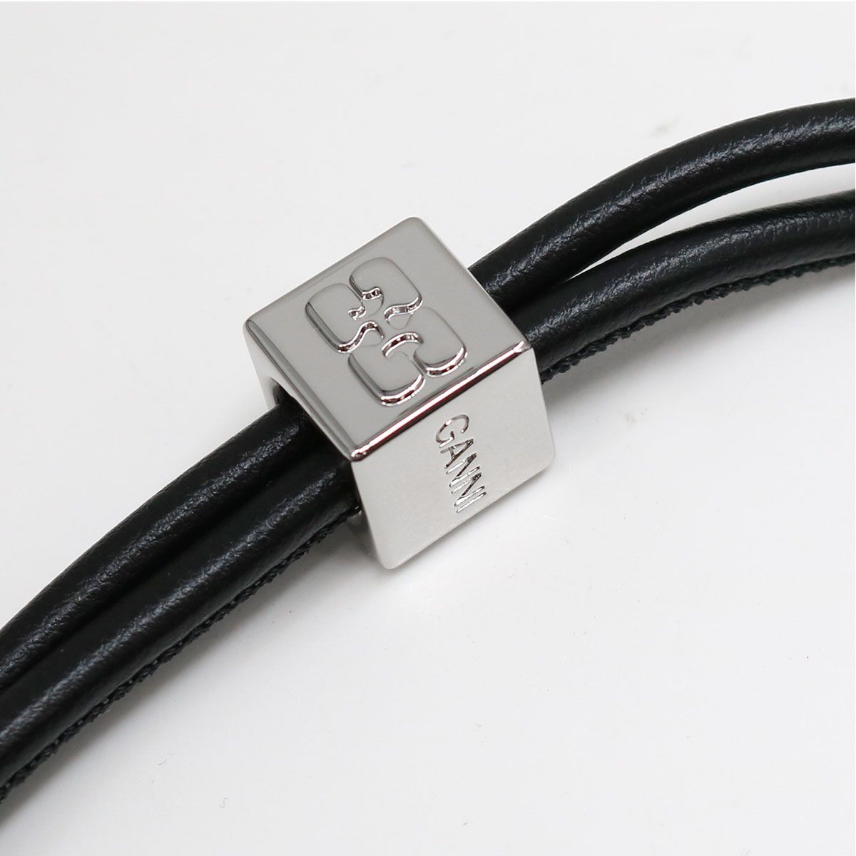 □GANNI ガニー レオパードミラーチャーム A6914 BOU HEART