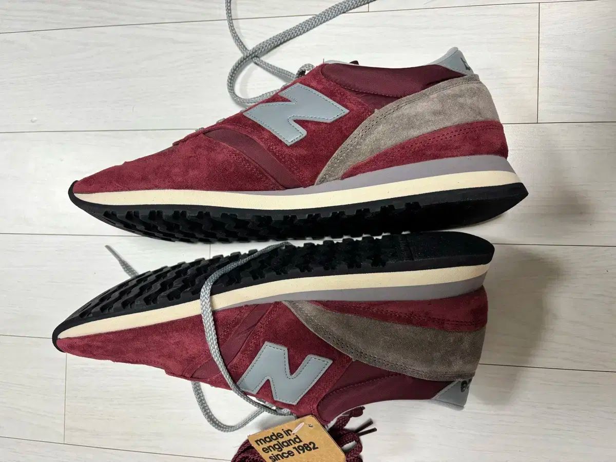 ニューバランス 730