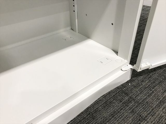 スチールキャビネット