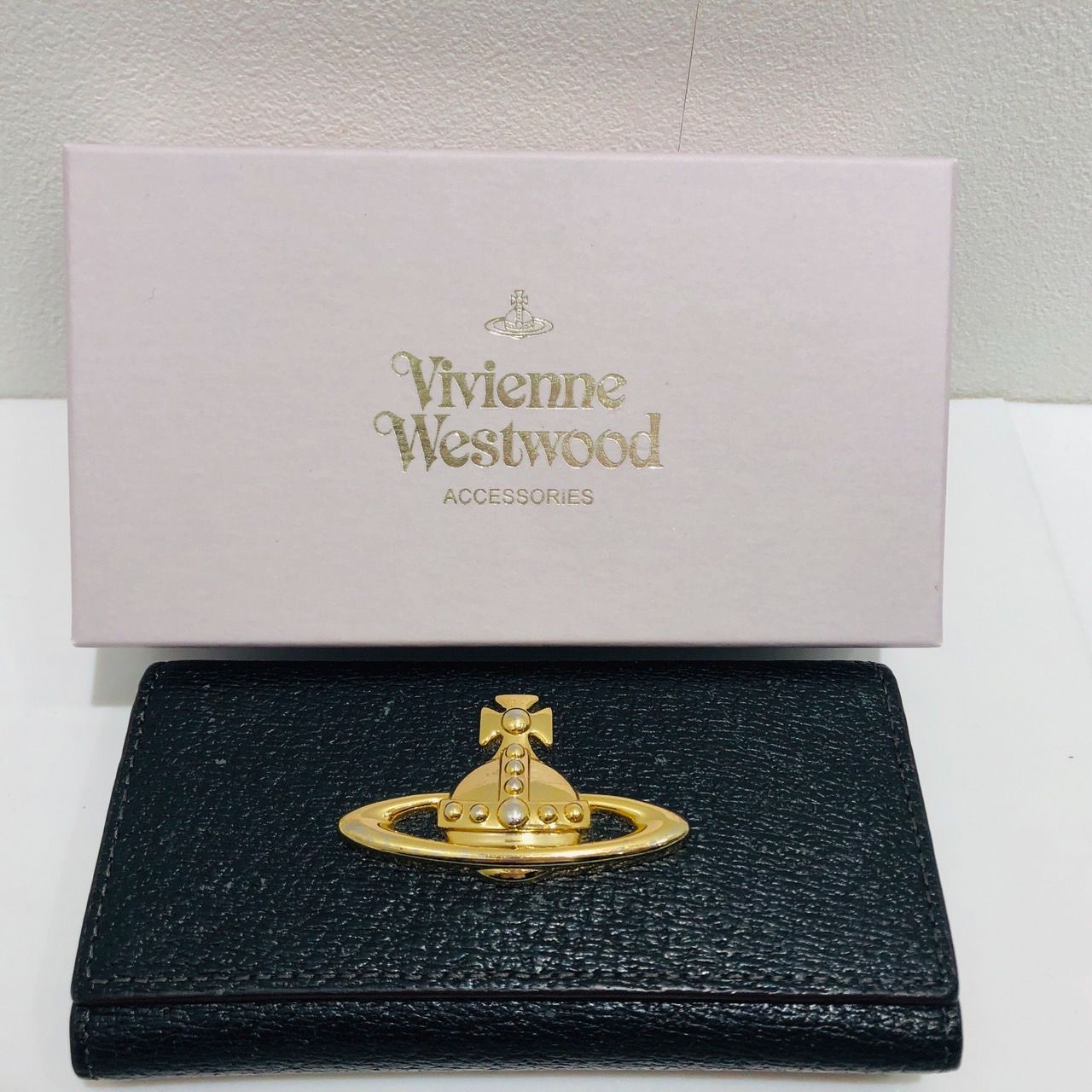 Vivienne Westwood ヴィヴィアン・ウエストウッド VICTORIA