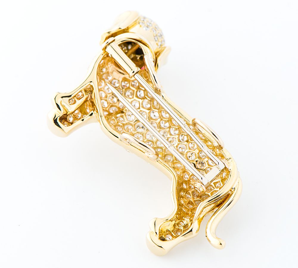 犬モチーフ ルビー ブローチ兼ペンダントトップ - メルカリ 