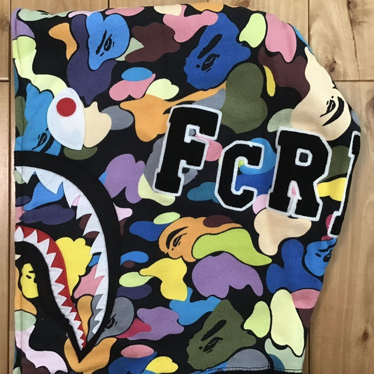 【激レア】APE×FCRBコラボMULTI CAMO シャークパーカー 激レア】APE×FCRBコラボMULTI CAMO シャークパーカー - メルカリ