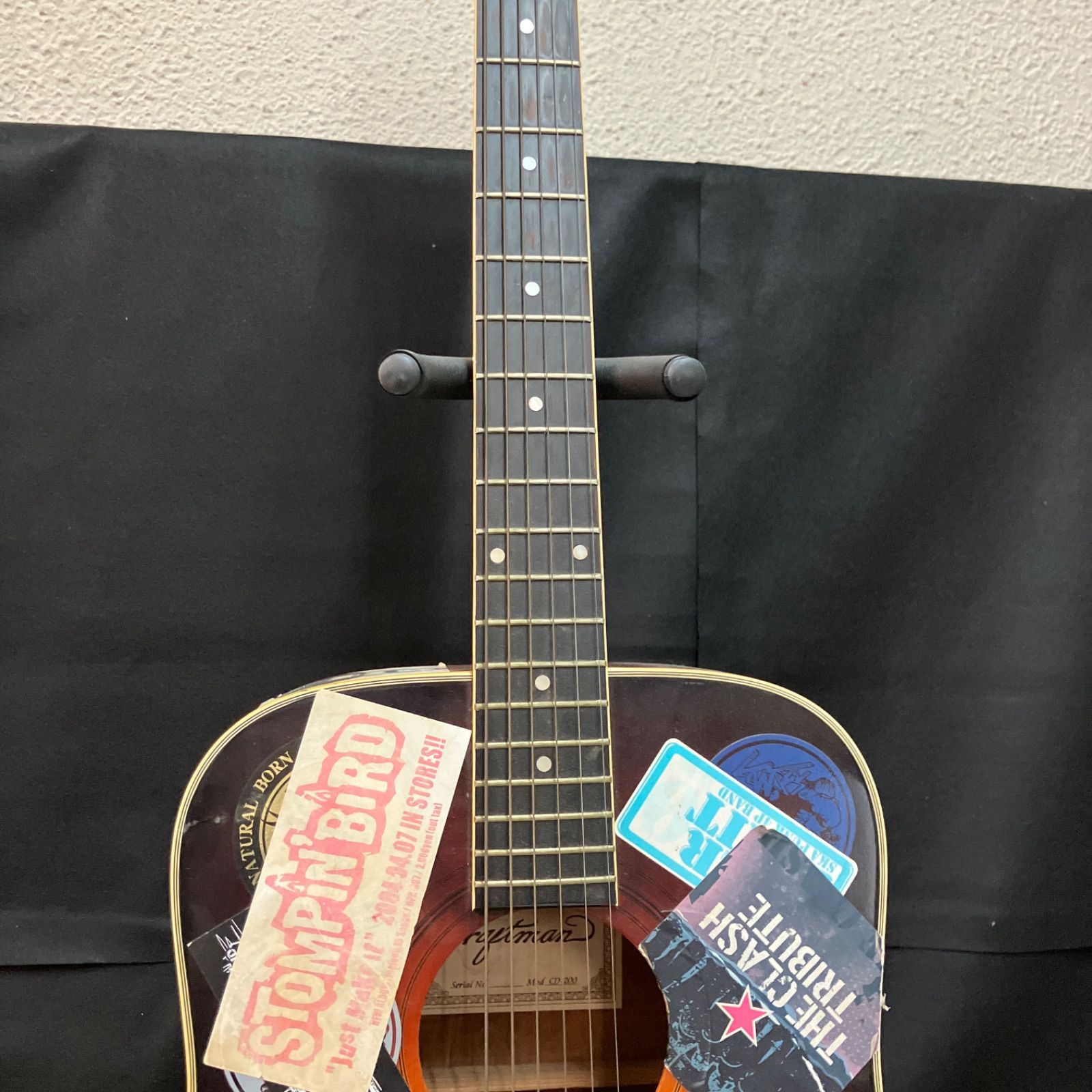 ステッカーだらけ Craftsman CD-200 アコースティックギター