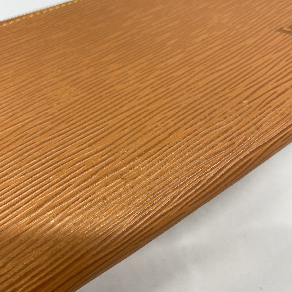 5id5099】ルイヴィトン ポーチ エピ ポシェットアクセソワール M52948  