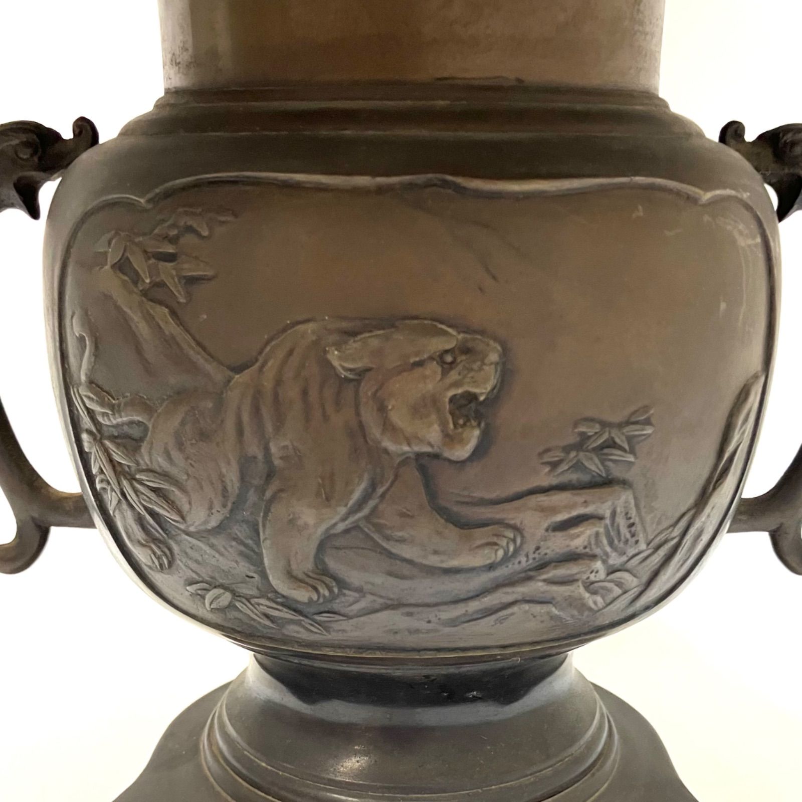 薄端 ＊龍虎柄 三脚 華道具 花器 アンティーク