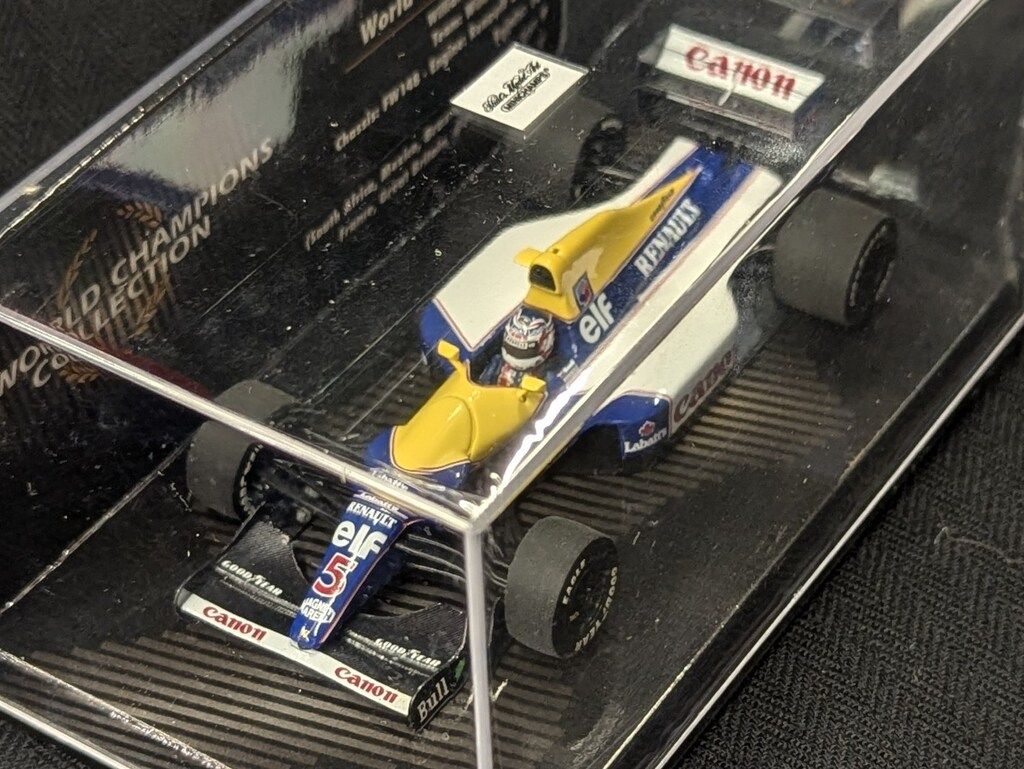 ミニチャンプス 1|43 ナイジェルマンセル ワールドチャンピオン1992 ウイリアムズルノーFW14B