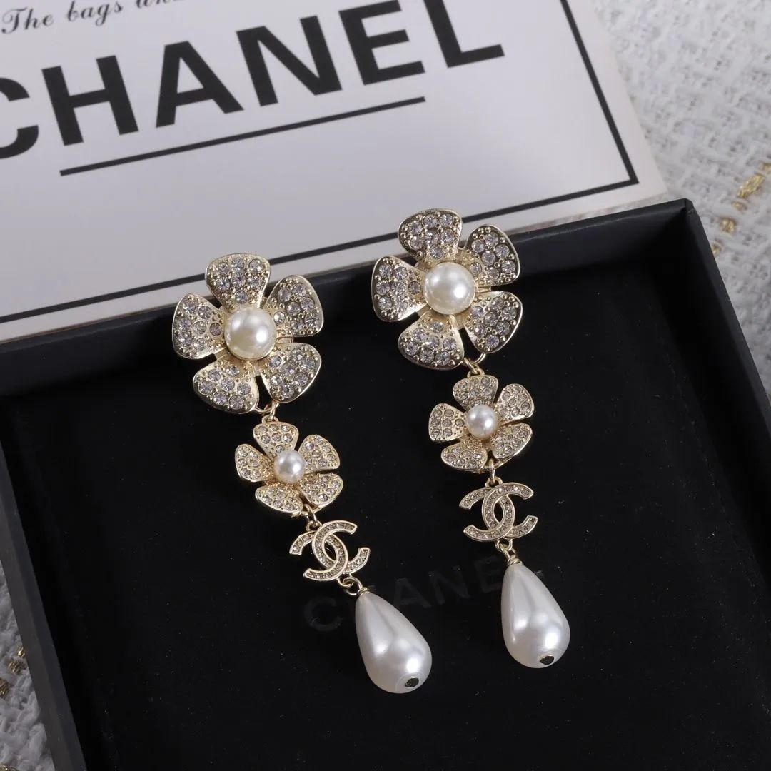 新品未使用】CHANELシャネル イアリング 耳くぎ ピアス ピアス(両耳用