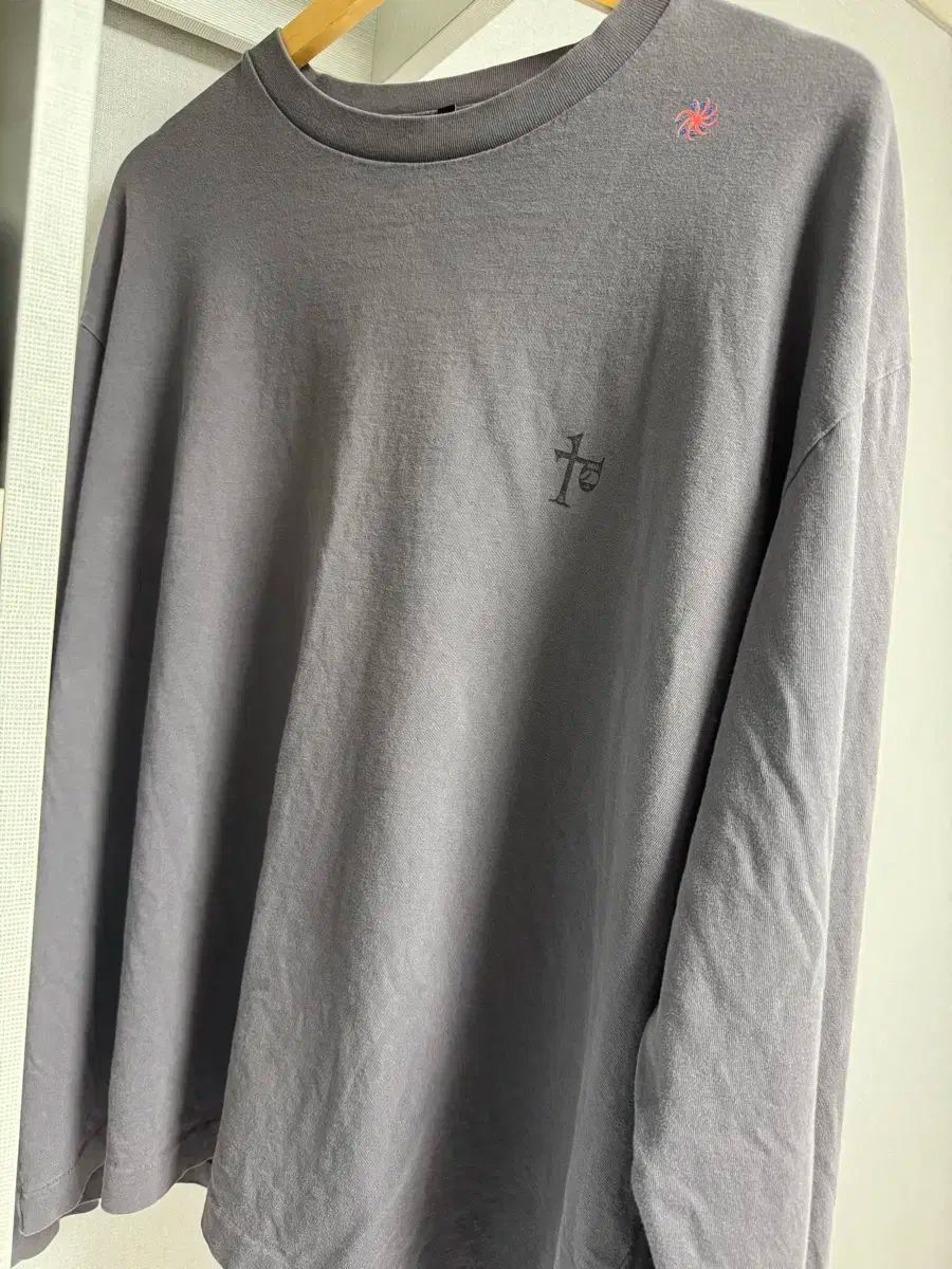 ポリテル ハンク ポップアップ ロングスリーブ プリンティング エルボー コンコルド パープルグレー