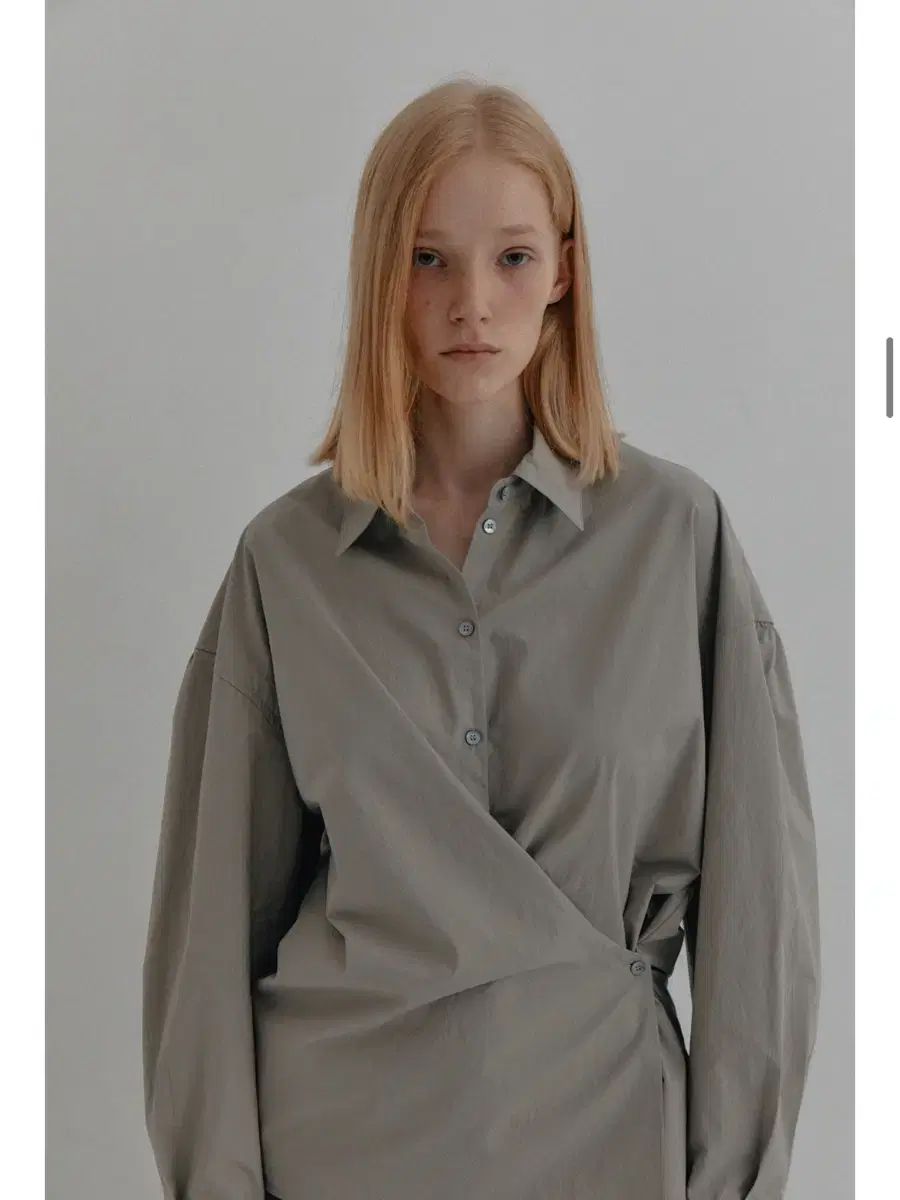 シャーリング シャツ